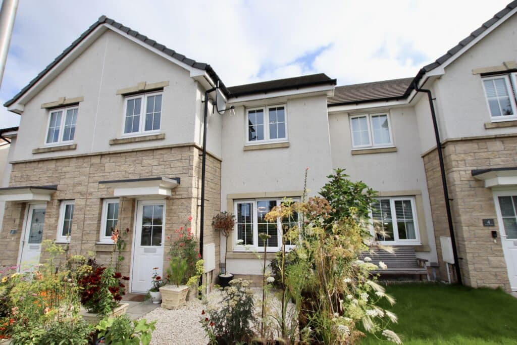 Alnwick Drive, Carrickstone, Cumbernauld, G68 Abode Estate Agency