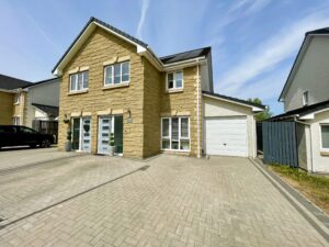 Calderside Place, Airdrie, ML6